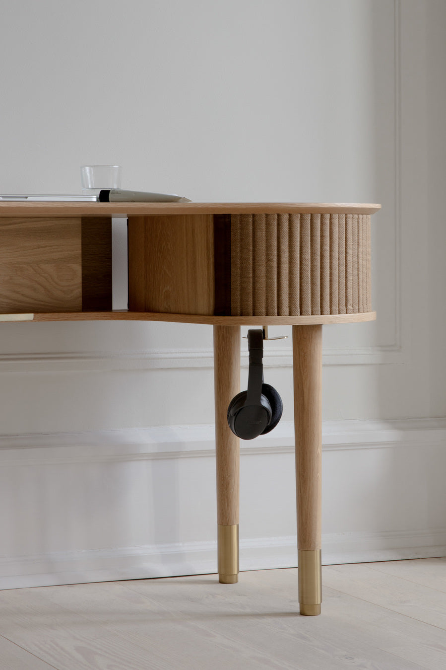 AUDACIOUS DESK