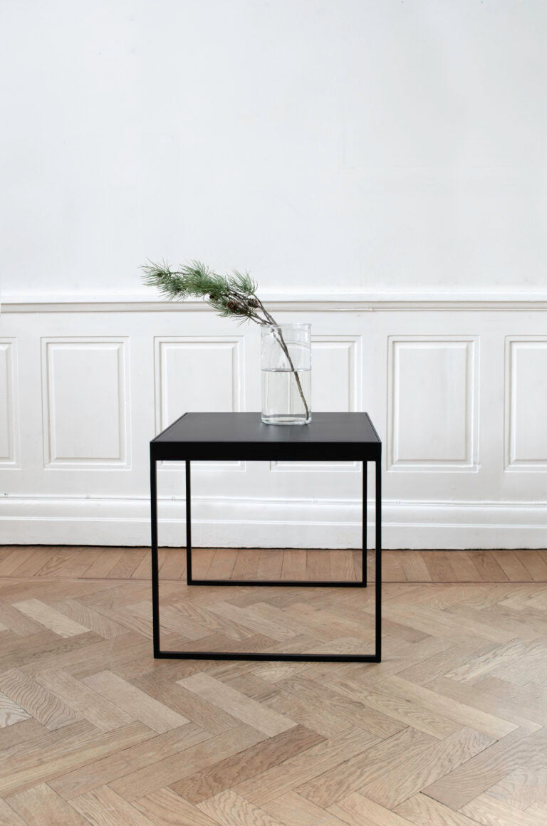 DIS COFFEE TABLE