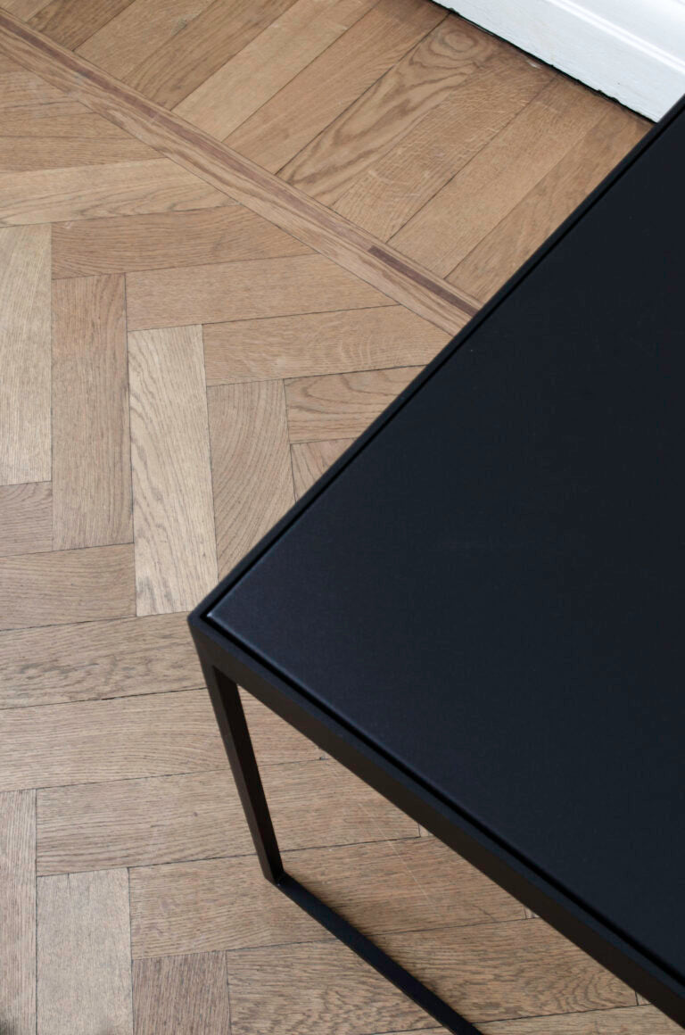 DIS COFFEE TABLE