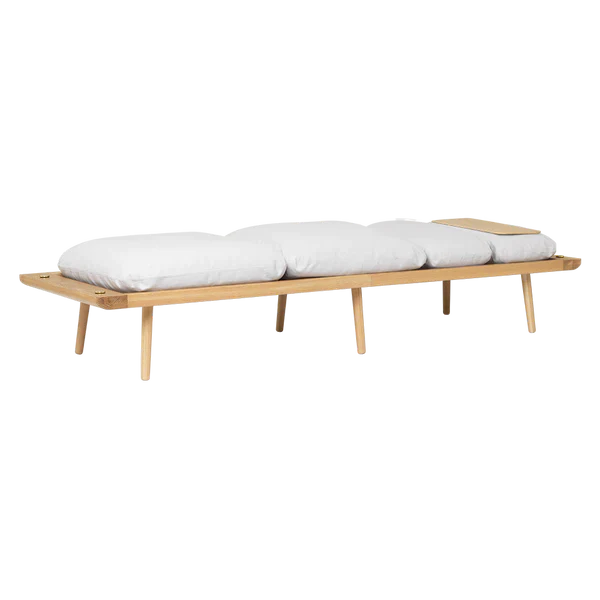 LOUNGE AROUND |  DAYBED, HORIZONS